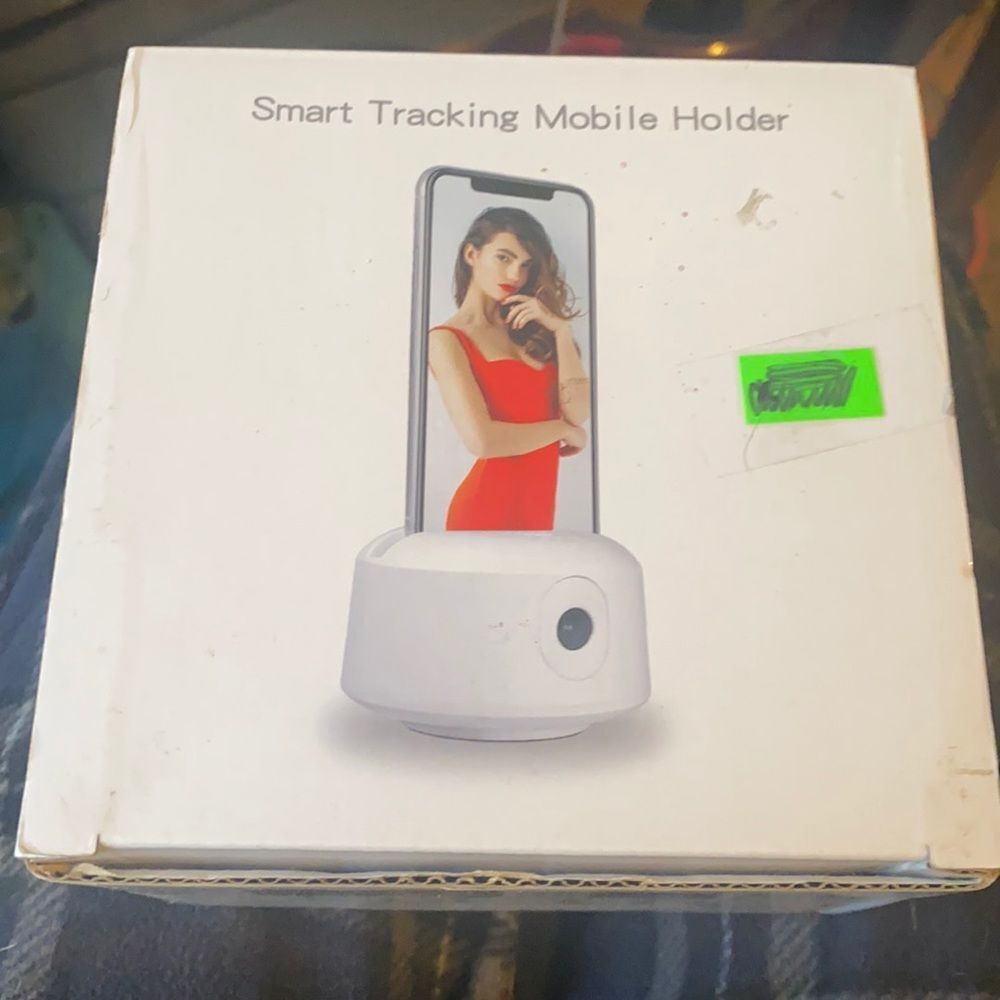 Smart Tracking Mobile Holder